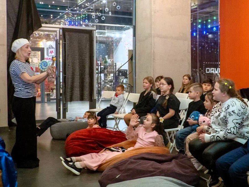 Кукольный спектакль, танцы и аквагрим: в Наро-Фоминске подарили праздник детям героев