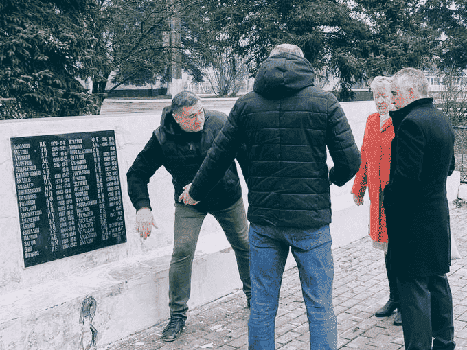 Братскую могилу в Веселево обновят к 80-летию Победы