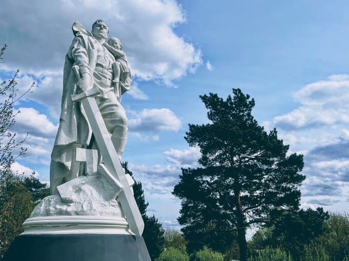Почему Вучетич подарил Верее копию «Воина-освободителя»