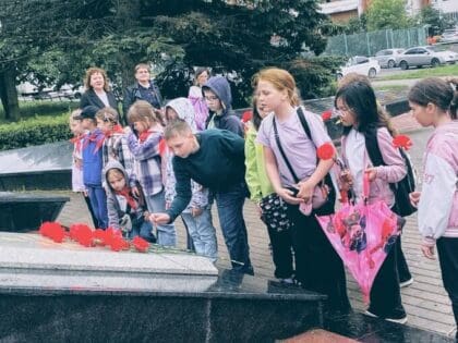 Свечи памяти объединили Наро-Фоминск: В округе прошли акции ко Дню скорби