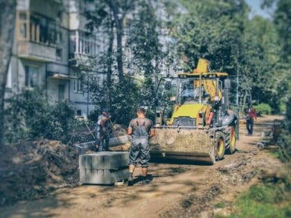 На Шибанкова в Наро-Фоминске появилась детская площадка и завершается ремонт двора