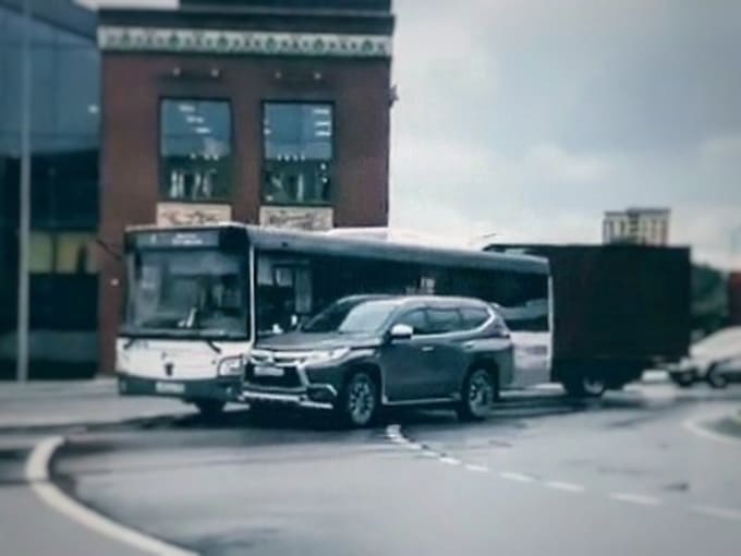 Столкновение автобуса и легковушки в Наро-Фоминске обошлось без пострадавших