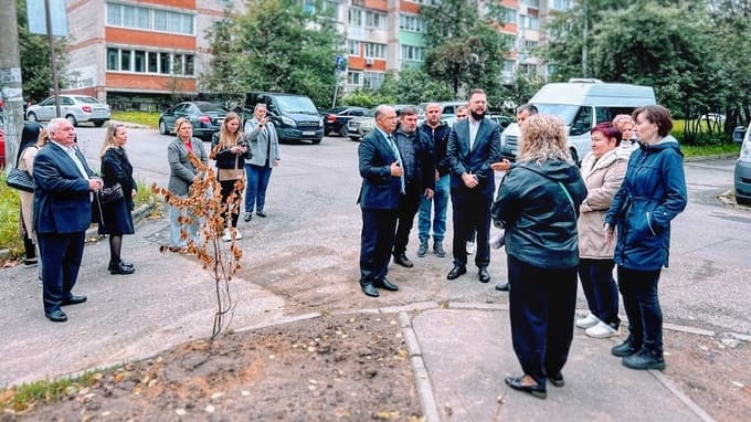 Как решают проблему парковки  и благоустройства на улице Пешехонова в Наро-Фоминске
