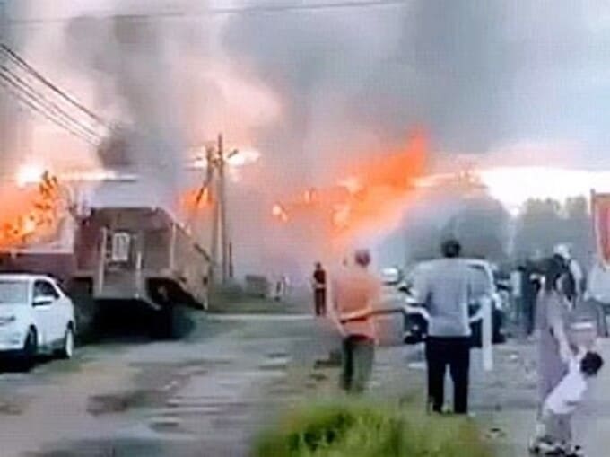 Пожар в Петровском: сгорел частный дом и баня