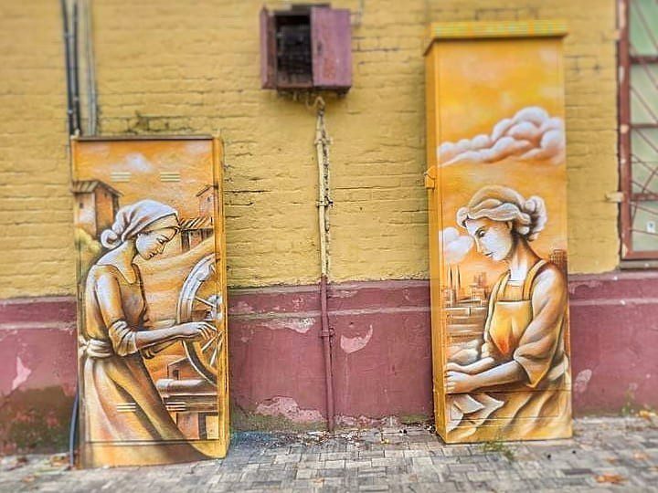 В Наро-Фоминске стало ярче. Художник превращает уличные электрошкафы в арт-объекты