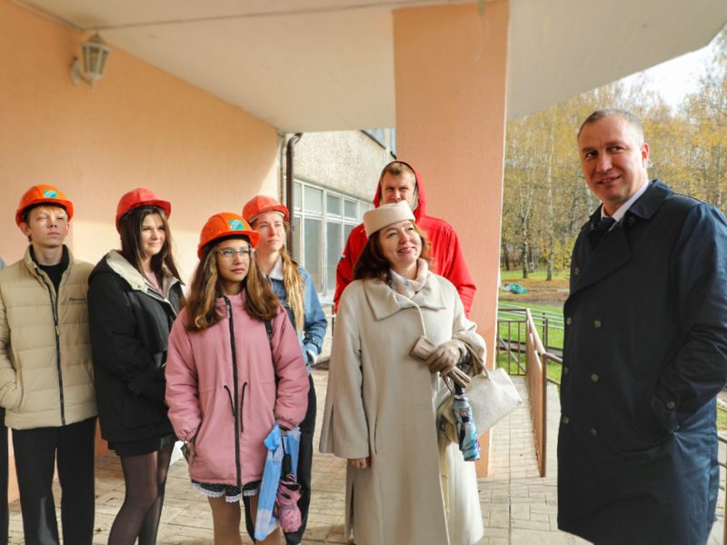 Капремонт школы № 5 в Наро-Фоминске. Роман Шамнэ показал ученикам «современную стройку»