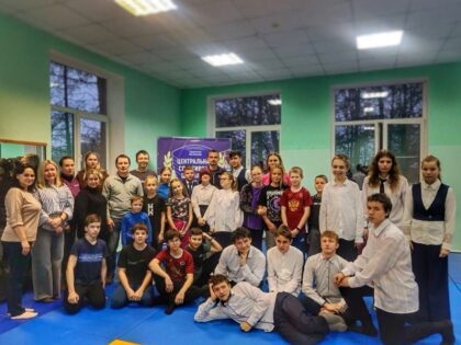 Ярослав Ткалич встретился со школьниками Наро-Фоминска. Фото: Совет депутатов Наро-Фоминский городской округ / ВКонтакте