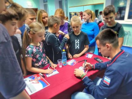 Ярослав Ткалич встретился со школьниками Наро-Фоминска. Фото: Совет депутатов Наро-Фоминский городской округ / ВКонтакте