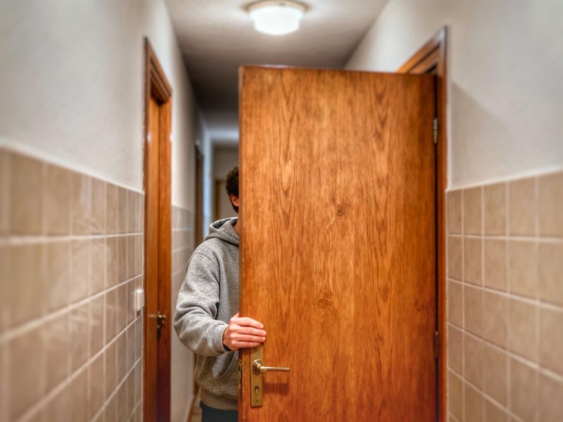 Штраф за входную дверь: когда оштрафуют собственника