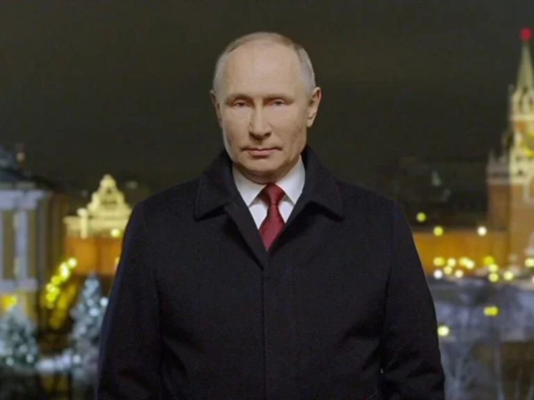 Путин поздравил россиян с Новым 2026 годом — обращение президента
