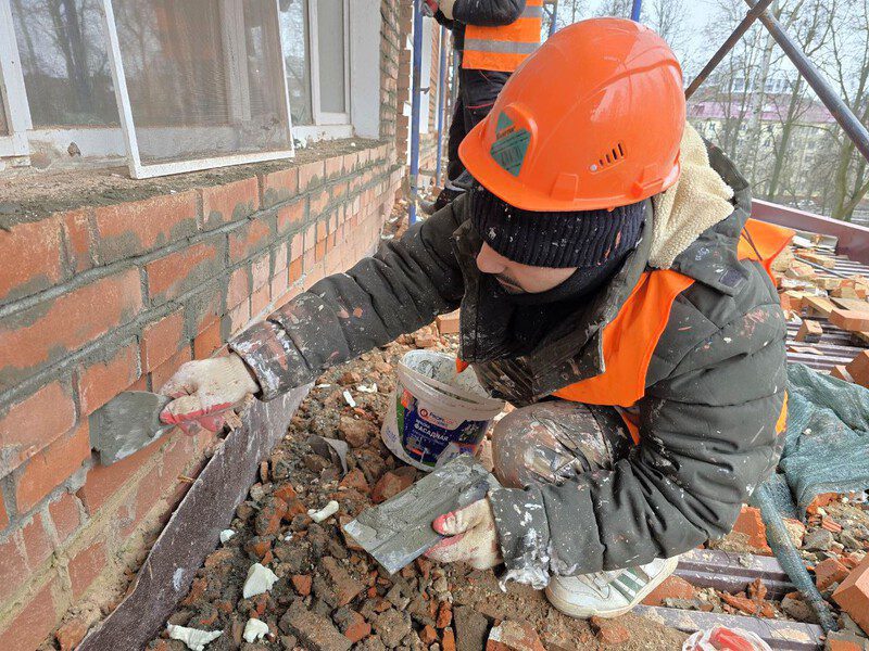 История в кирпичах: в Наро-Фоминске реставрируют фасад здания столетней кардиологии