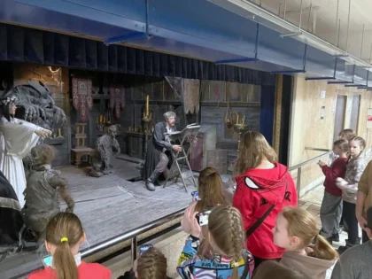 Дети Наро-Фоминска на новогоднем спектакле в Мосфильме