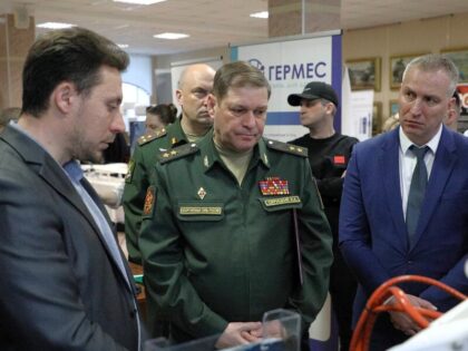 Врио командующего войсками Московского военного округа генерал-лейтенант Игорь Серицкий, Глава Наро-Фоминского округа Роман Шамнэ