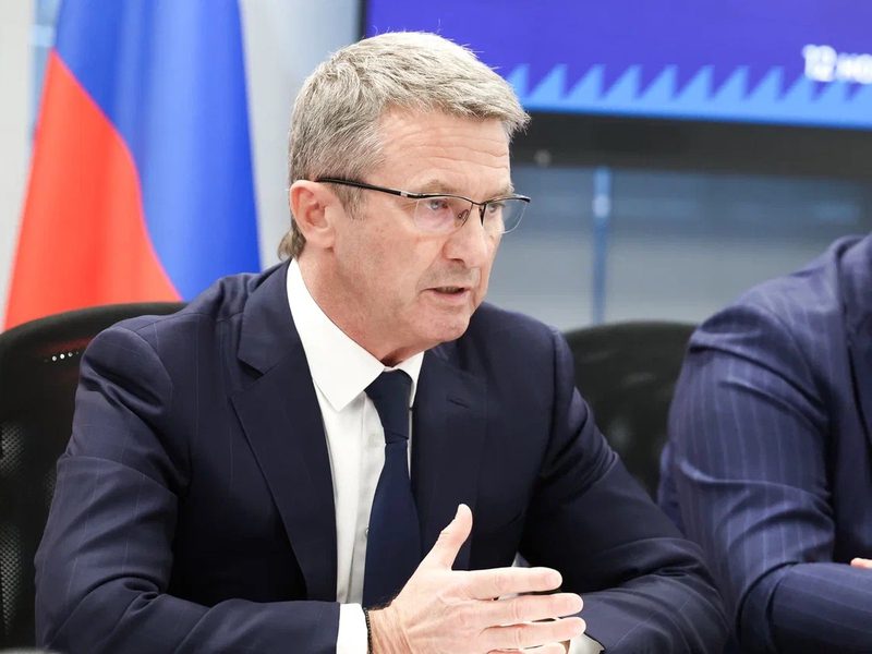 Депутат Олег Рожнов требует 100 000 рублей с критика в соцсетях через суд