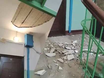 Ремонт потолка в подъезде на Ленина, 15 в Наро-Фоминске