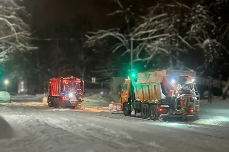Циклон «Фрэнсис» в Наро-Фоминске: уборка снега 9 января