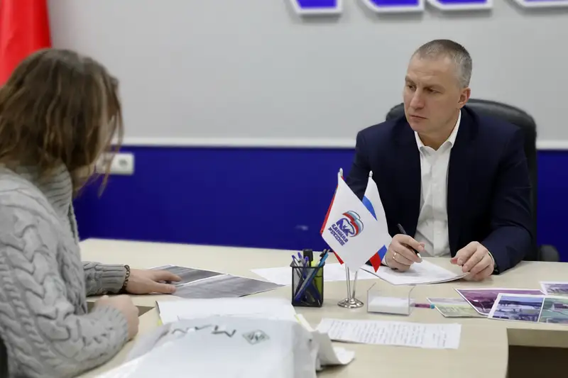 Роман Шамнэ провёл личный приём по проблемам ЖКХ в округе