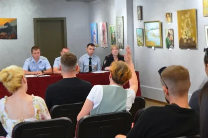 Участковые встретятся с жителями в Калининце и отчитаются о работе