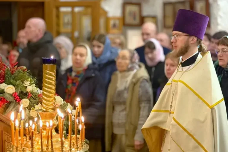 Крещение Господне 2026: расписание служб в храме Каменского