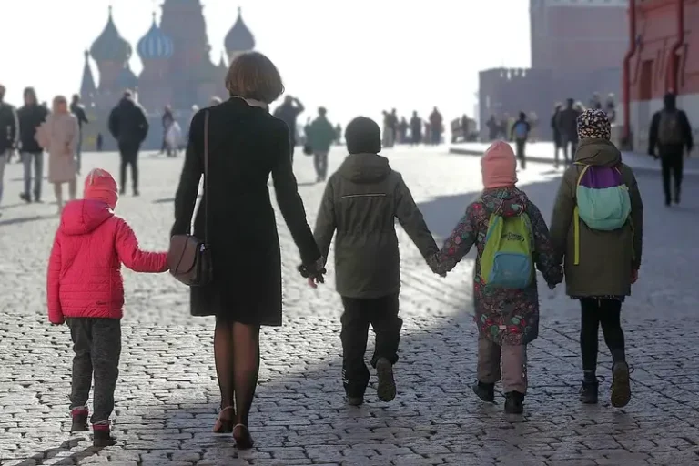 Декретный отпуск в пенсионный стаж: изменения для многодетных