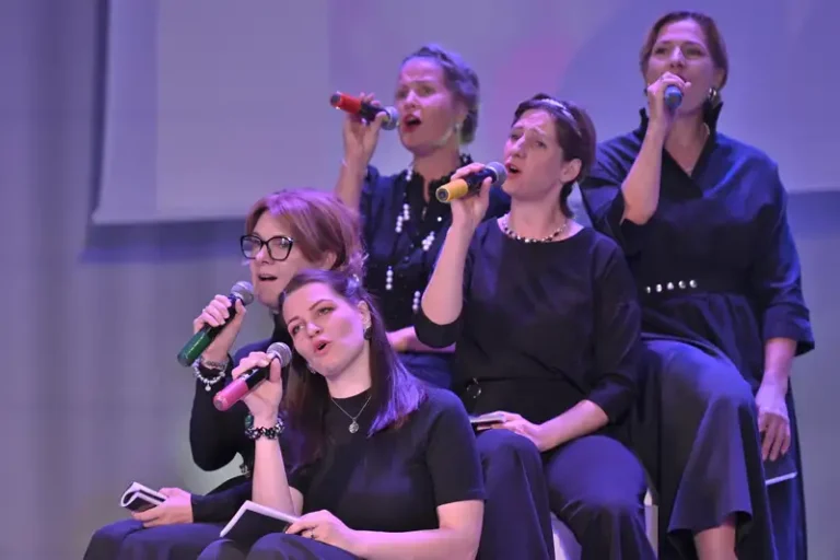 Губернаторская стипендия для ДК Апрелевка за перфоманс о Есенине