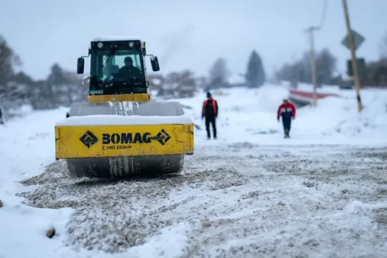 Строительство нового моста через реку Исьма в деревне Симбухово под Наро-Фоминском.