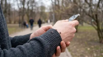 Клещи вышли на охоту раньше срока — первые пострадавшие уже в больницах