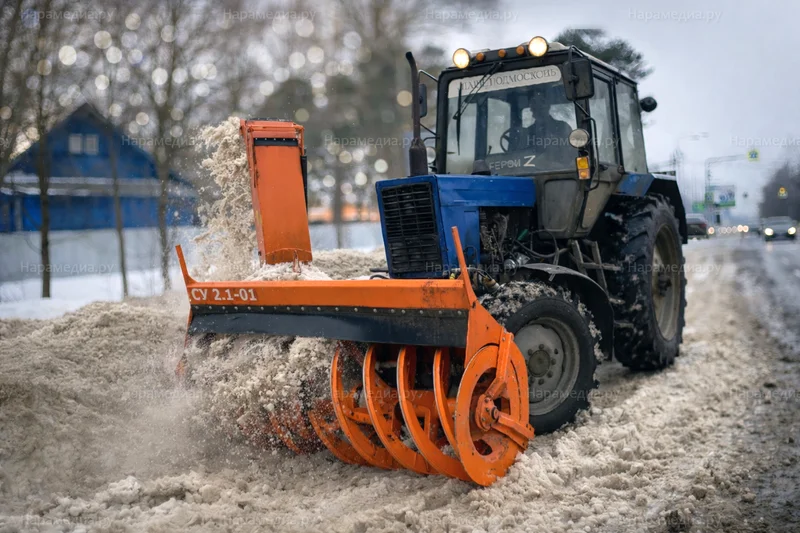 «Мосавтодора» задействовали технику для очистки дорог от снежной каши