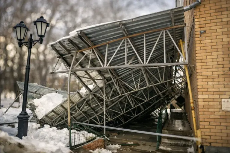 Обрушение кровли в Верее 3 марта