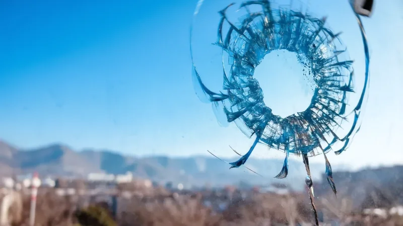 Последствия удара беспилотника ВСУ по жилым домам в Новороссийске, март 2026