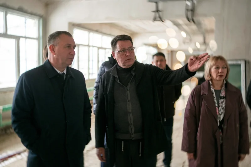 Школа №5 в Наро-Фоминске отремонтирована на 43%: ученики сами придумали логотип и цвета фасада