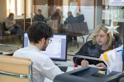 В МФЦ Наро-Фоминска оформляют загранпаспорт за один визит — появилась криптобиокабина