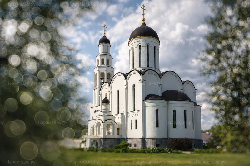 Храм во имя святого пророка Илии в Апрелевке, Наро-Фоминский округ — Нарамедиа.ру