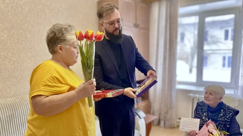 Пережила блокаду — отмечает 88 лет: жительницу Наро-Фоминска Нину Каравай поздравили с днём рождения